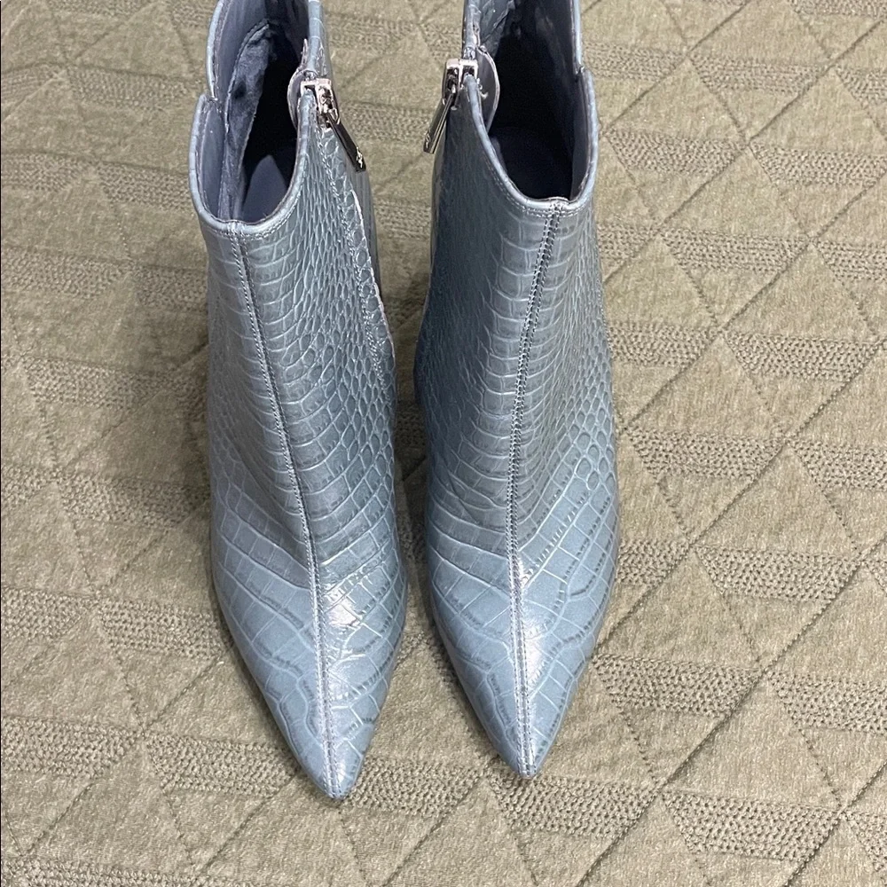 Sam Edelman Gray- Teal Croc-Embossed Ankle Boots, size 6 - Picture 4 of 12